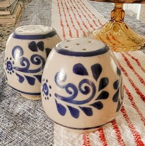Vtg Ceramic Salt + Pepper Shakers